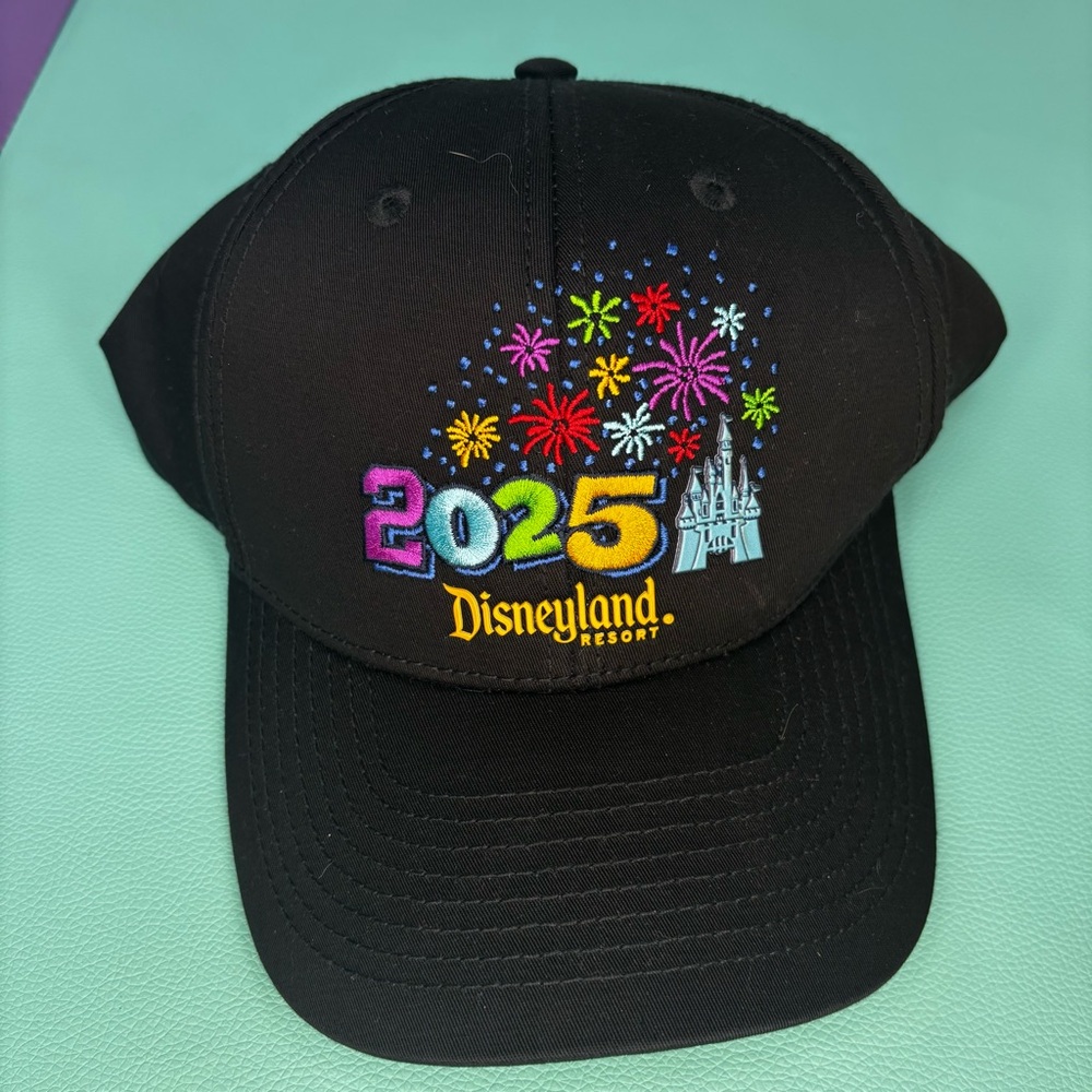 Disney Black Magic‎ Key Cap NWT